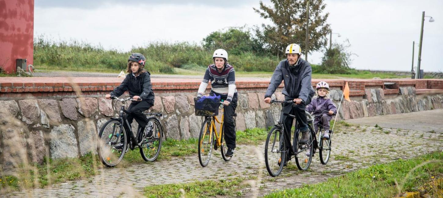 Cykelturister på Hesnæs Havn