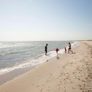 Familie på Marielyst strand